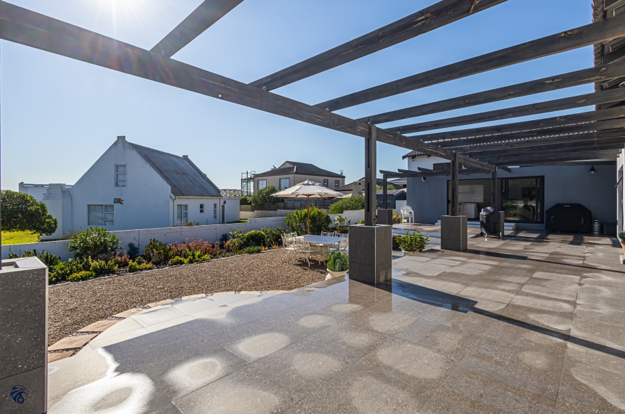 4 Bedroom Property for Sale in Myburgh Park Western Cape